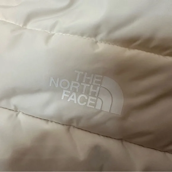 The North Face Women’s Aconcagua 3 Vest
Color: White Dune - Picture 16 of 16